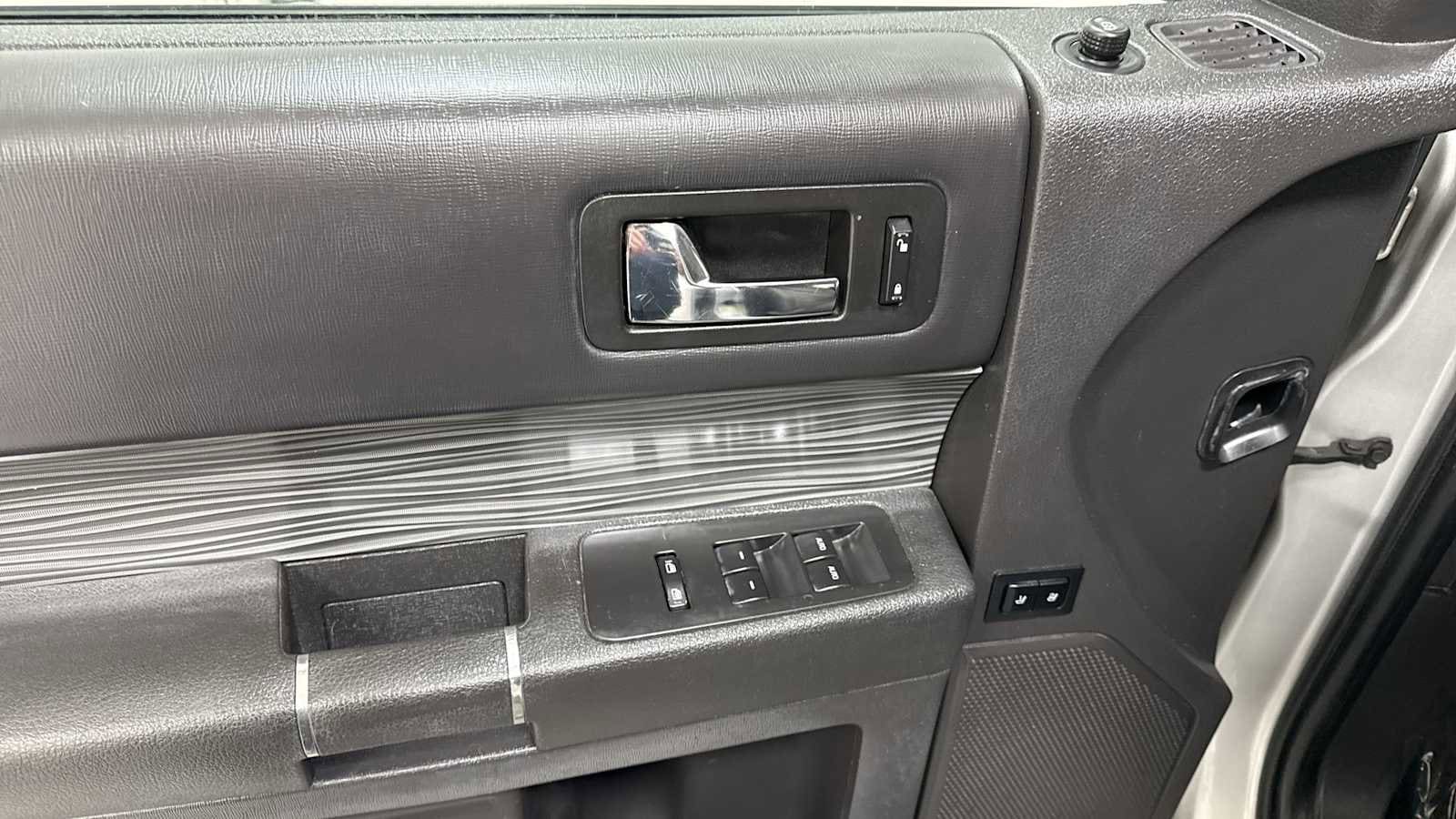 Thumbnail: 2016 Ford Flex - 15