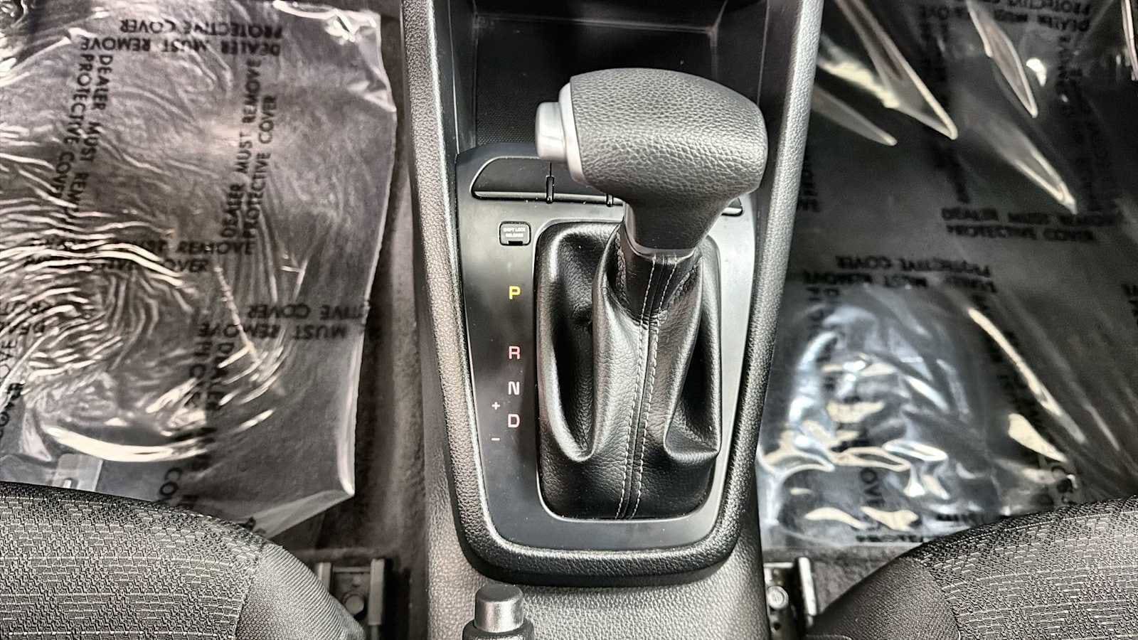 Thumbnail: 2022 Kia Rio - 21