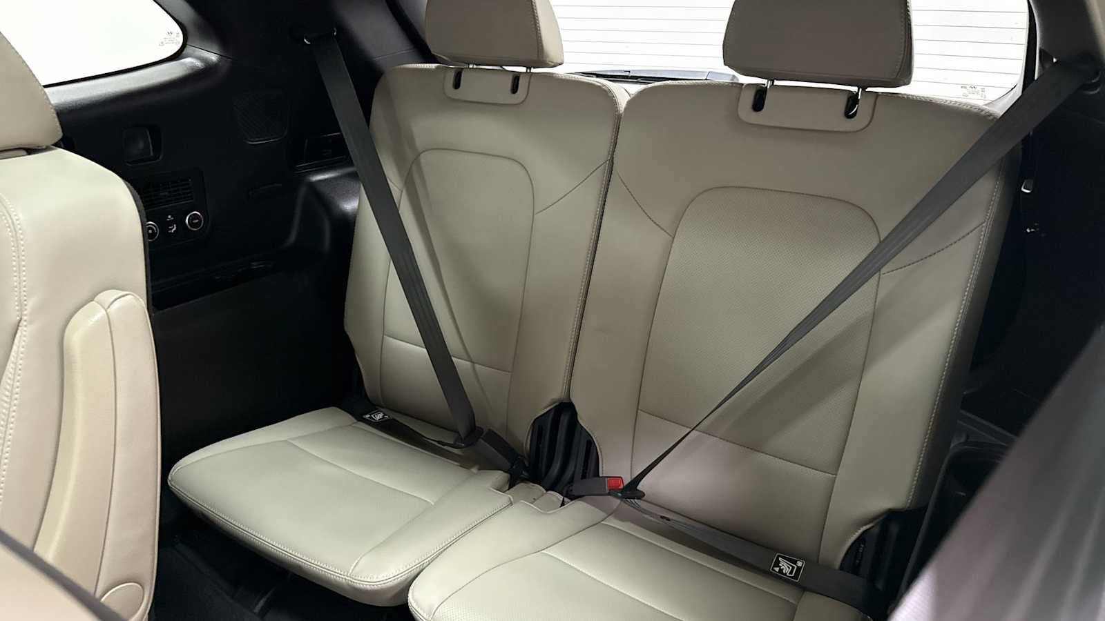 Thumbnail: 2017 Hyundai Santa Fe - 26