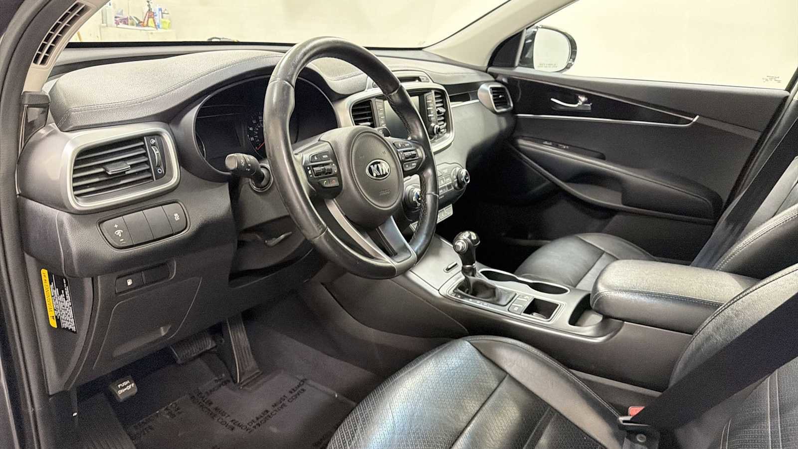 Thumbnail: 2017 Kia Sorento - 12