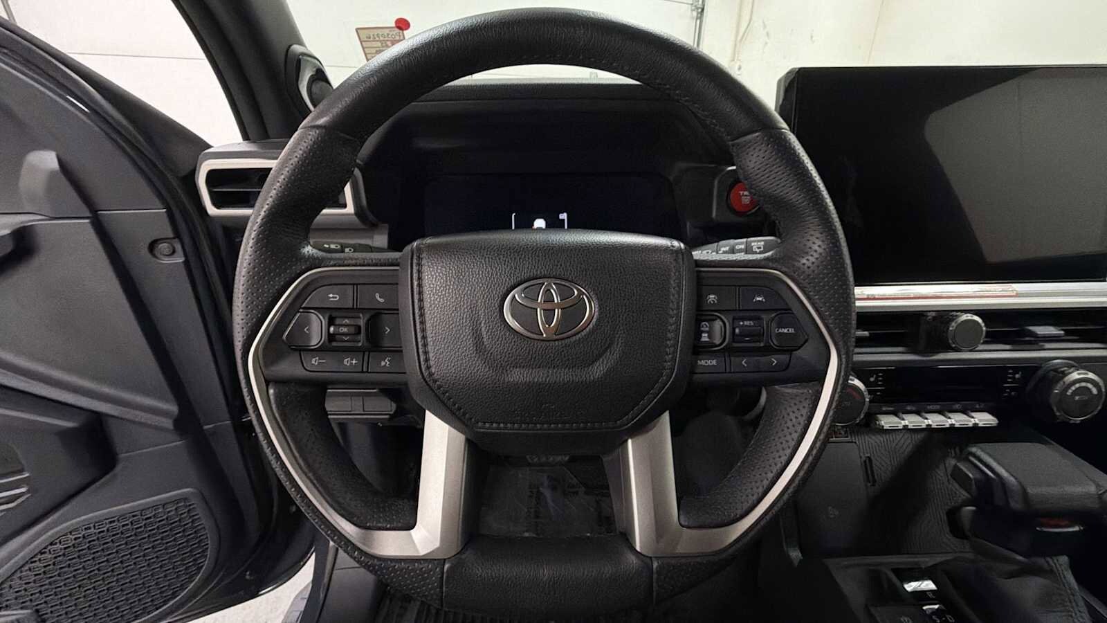 Thumbnail: 2025 Toyota 4Runner - 16