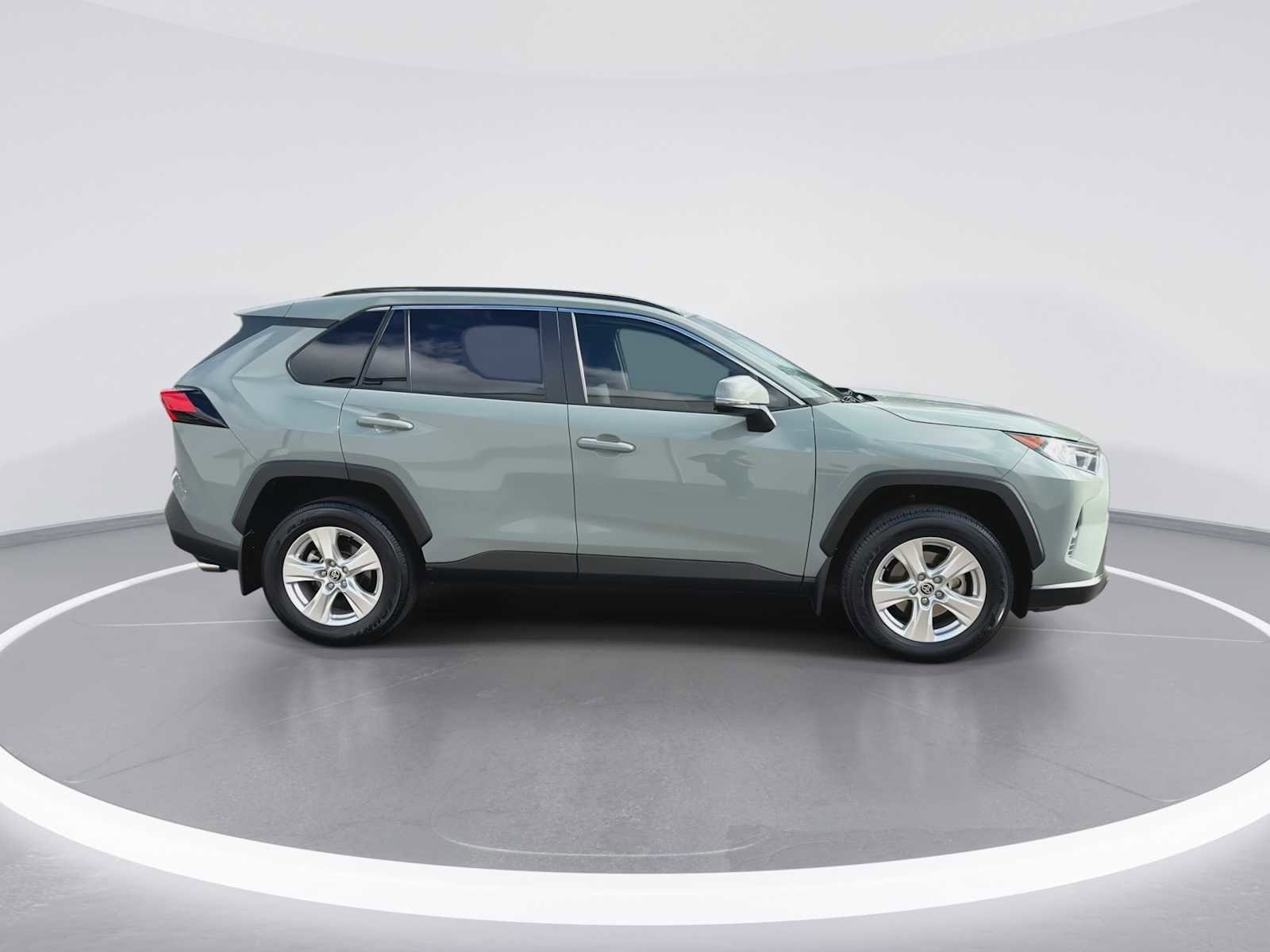 Thumbnail: 2021 Toyota RAV4 - 9