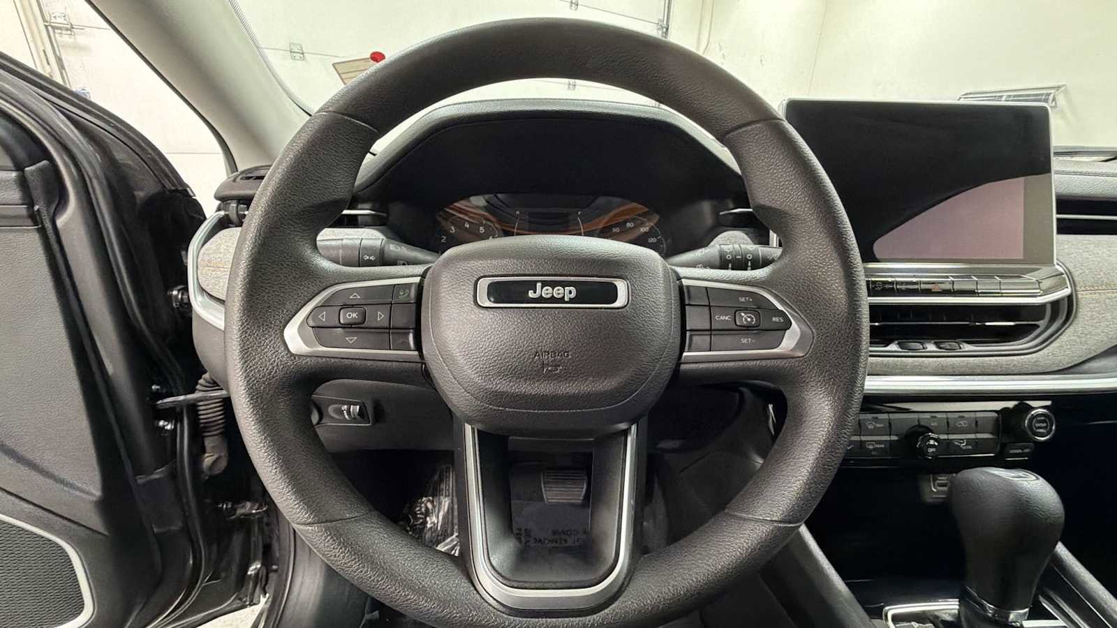 Thumbnail: 2022 Jeep Compass - 16