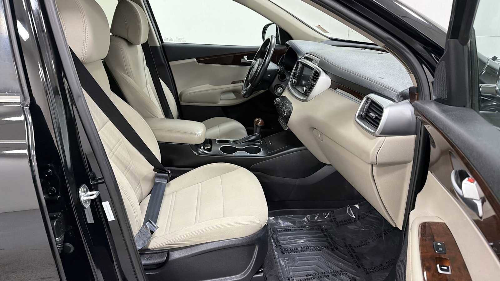 Thumbnail: 2017 Kia Sorento - 28