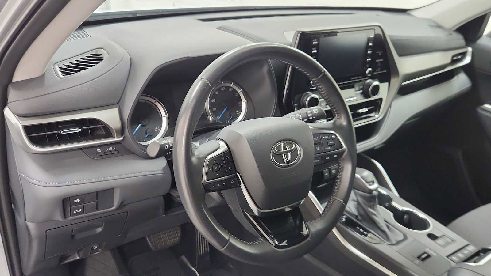 Thumbnail: 2021 Toyota Highlander - 12