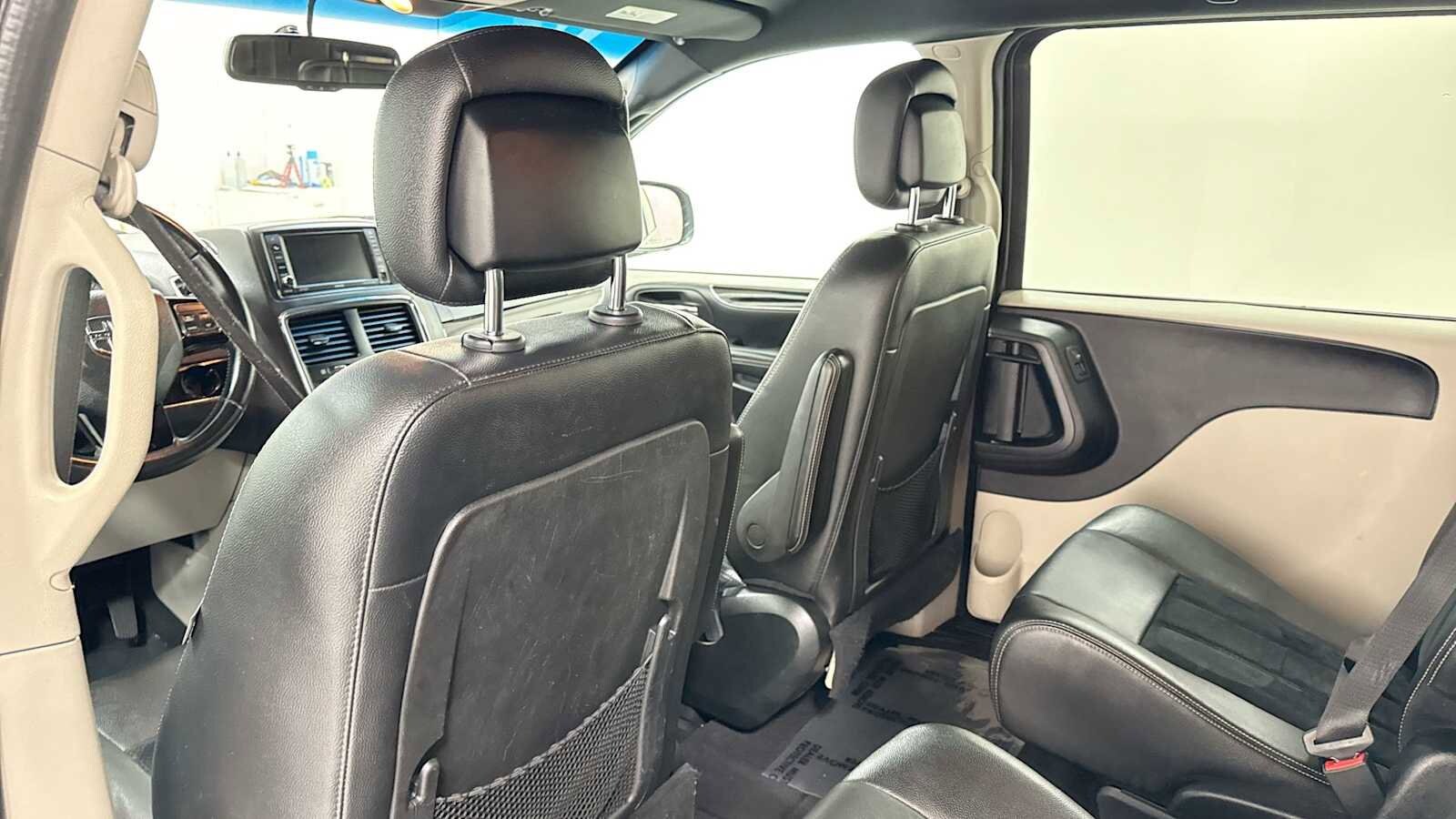 Thumbnail: 2018 Dodge Grand Caravan - 25