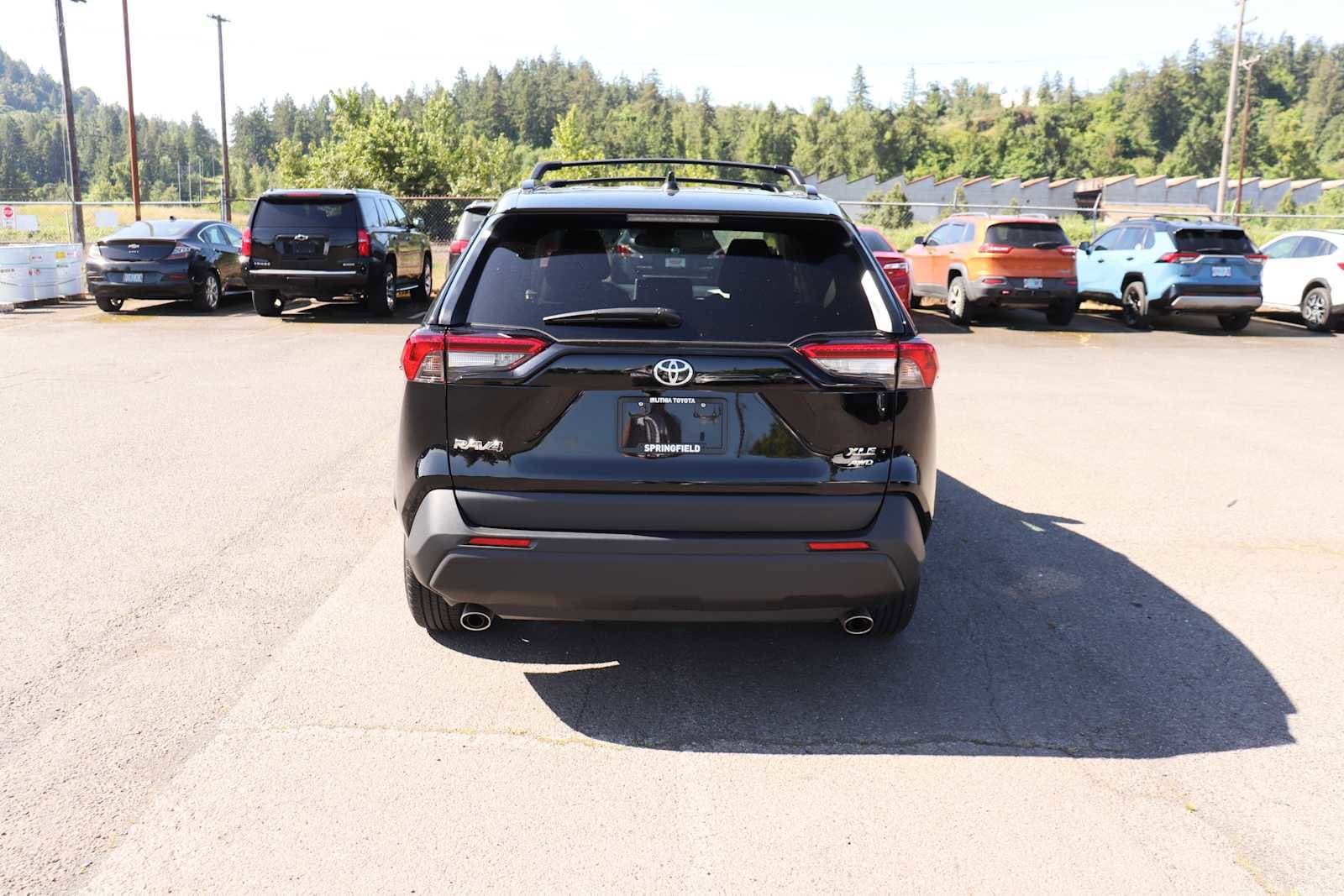 Thumbnail: 2025 Toyota RAV4 - 6