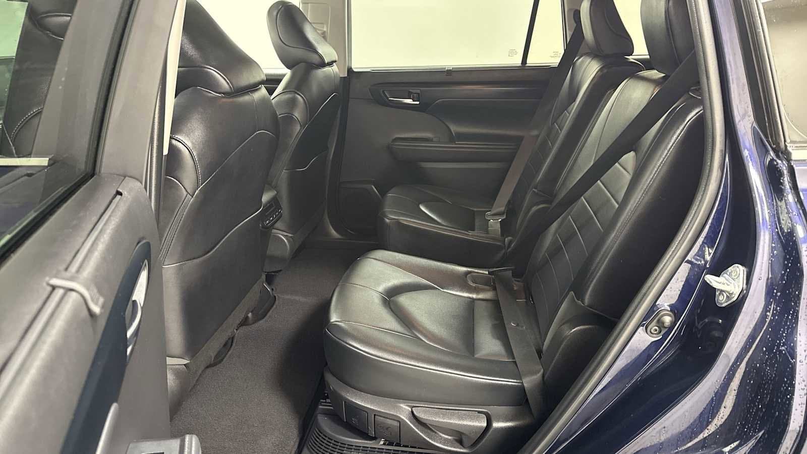 Thumbnail: 2022 Toyota Highlander - 24