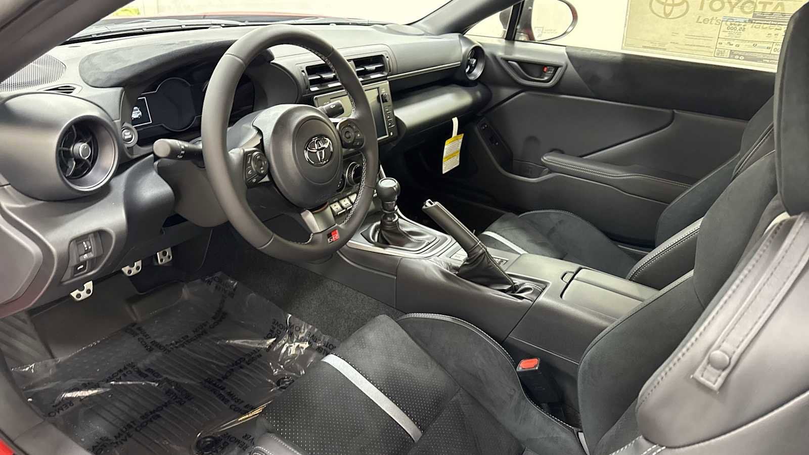 Thumbnail: 2025 Toyota GR86 - 12