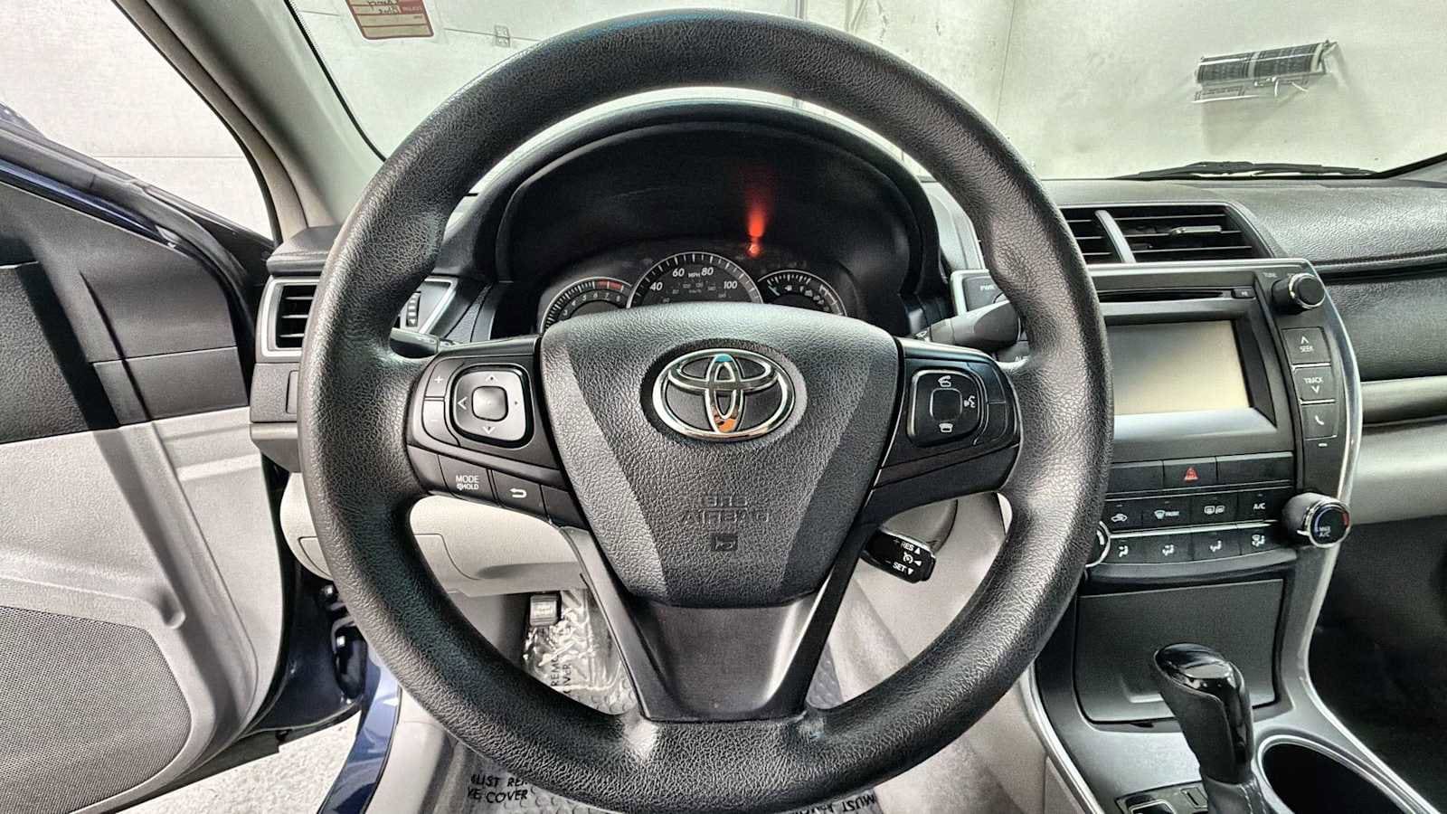 Thumbnail: 2015 Toyota Camry - 16