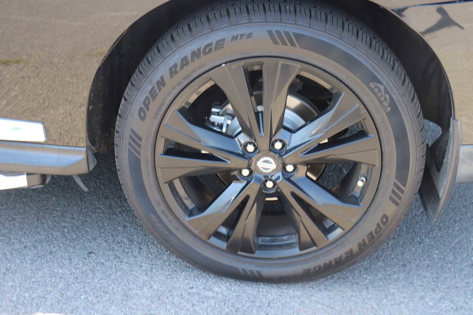 Thumbnail: 2017 Nissan Pathfinder - 9