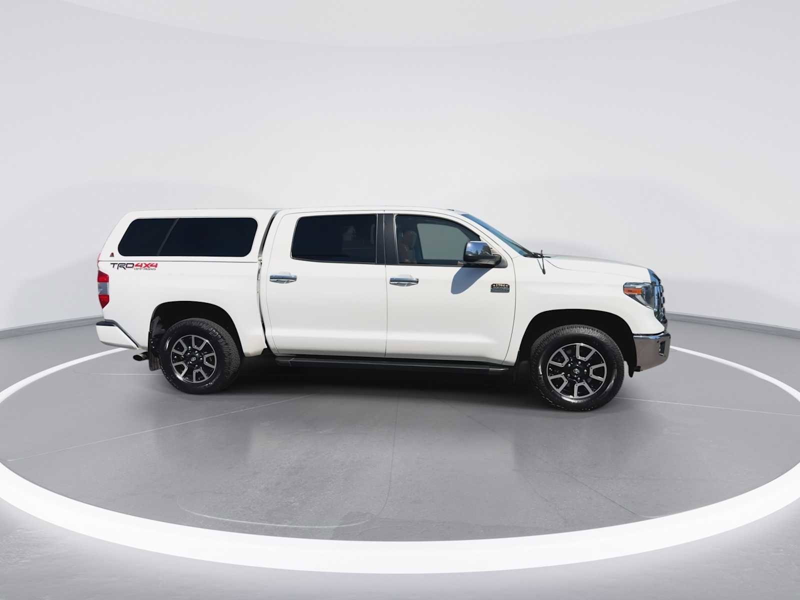 Thumbnail: 2018 Toyota Tundra - 9