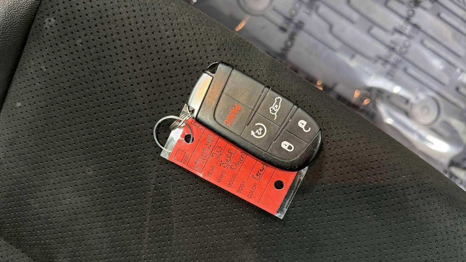 Thumbnail: 2020 Jeep Grand Cherokee - 32