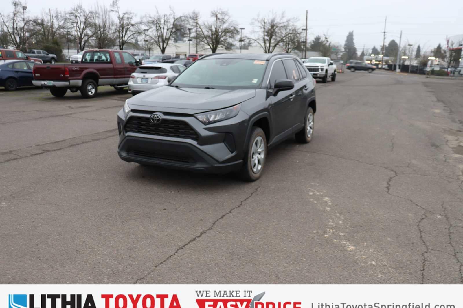 2021 Toyota RAV4 LE's photo