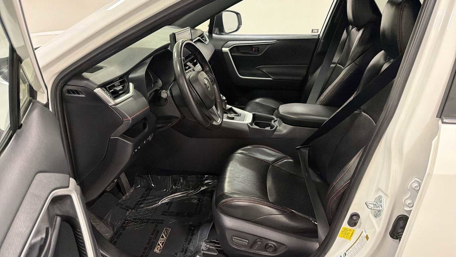 Thumbnail: 2021 Toyota RAV4 - 13