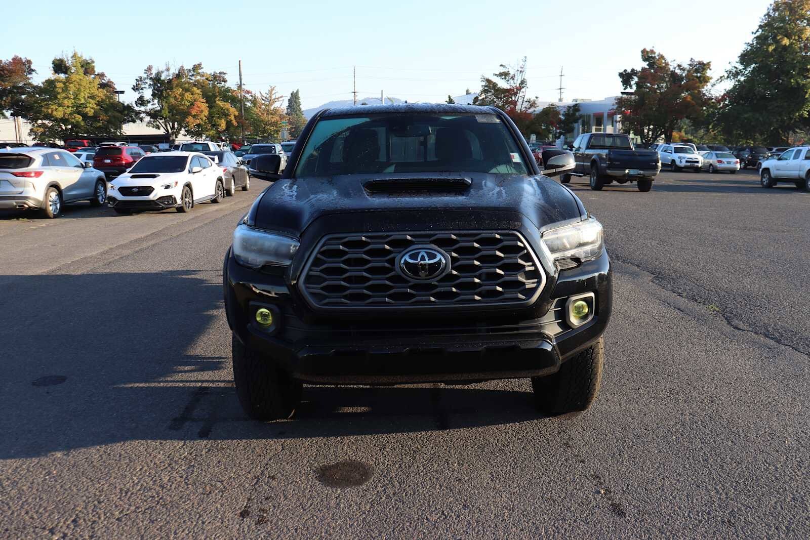 2021 Toyota Tacoma TRD Sport V6 photo 2