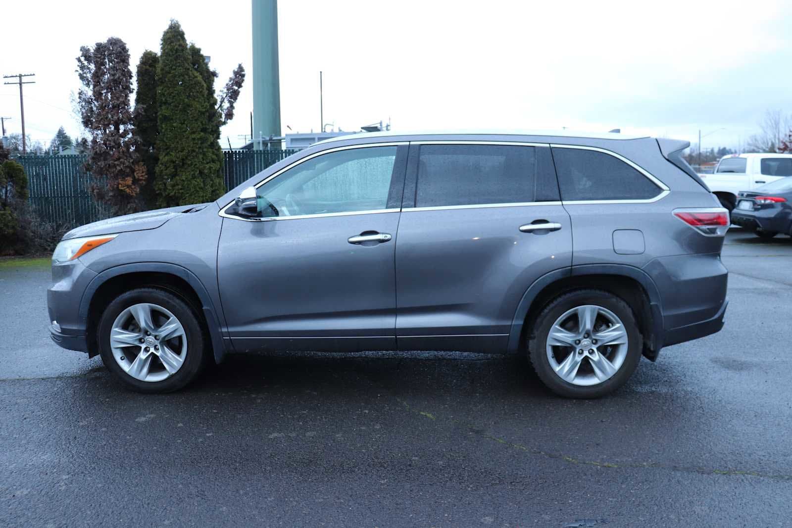 Thumbnail: 2015 Toyota Highlander - 8