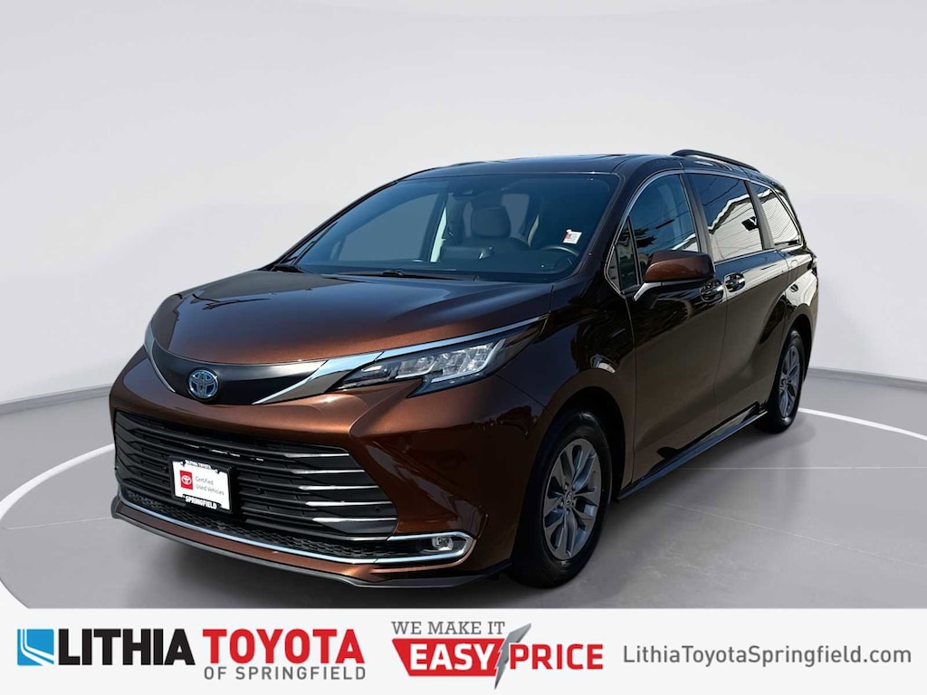 Certified 2022 Toyota Sienna XLE 8 Passenger Van Passenger Van