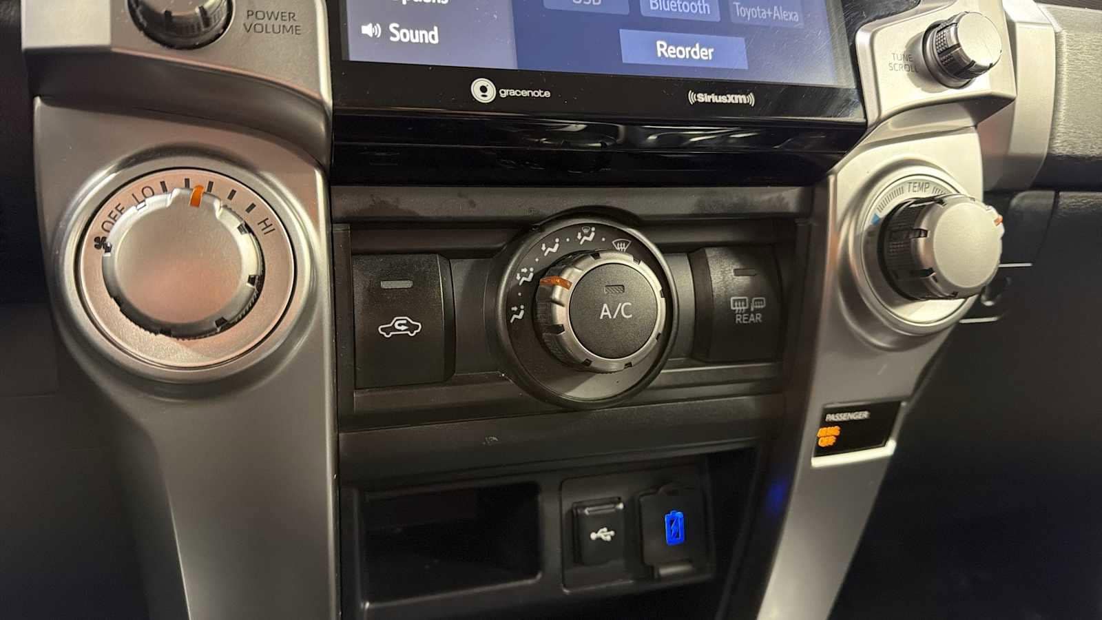 Thumbnail: 2022 Toyota 4Runner - 20