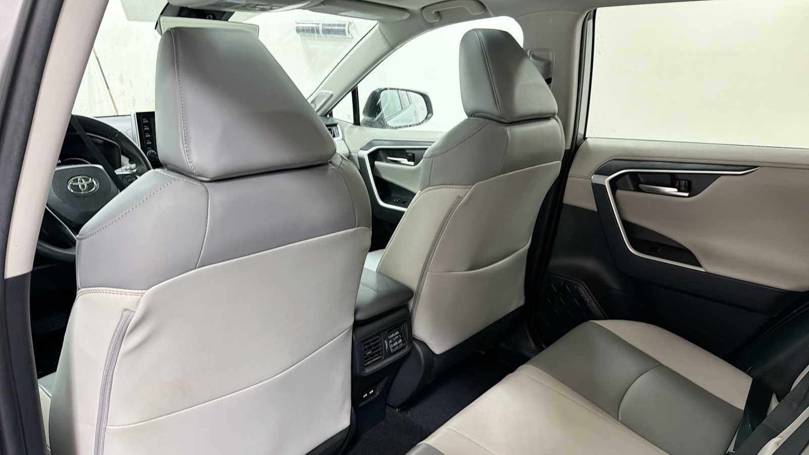 Thumbnail: 2021 Toyota RAV4 - 26
