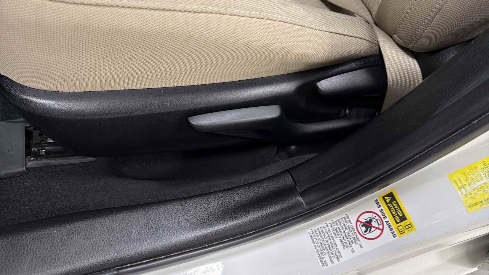 Thumbnail: 2014 Toyota Corolla - 14