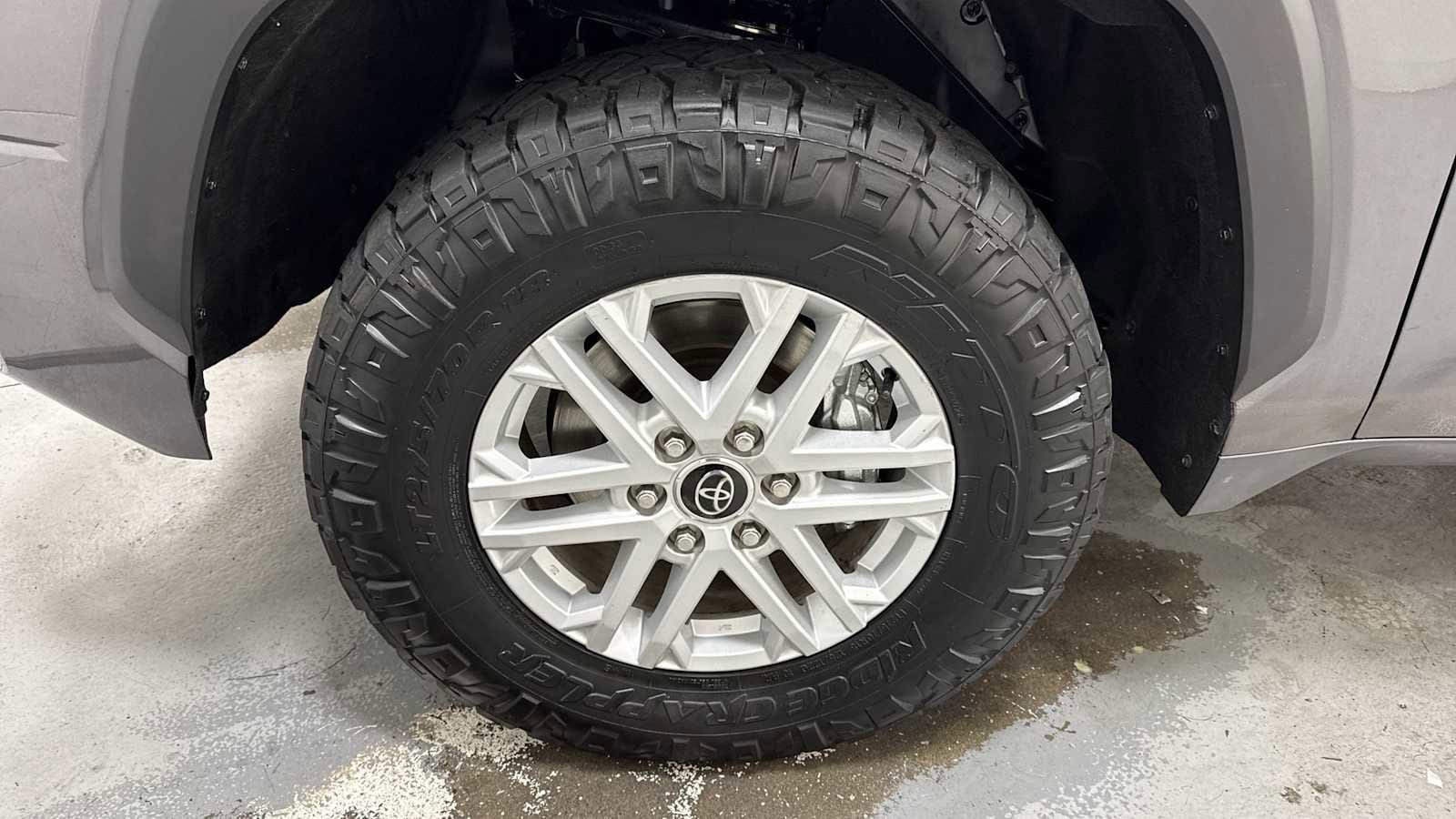 Thumbnail: 2022 Toyota Tundra - 10