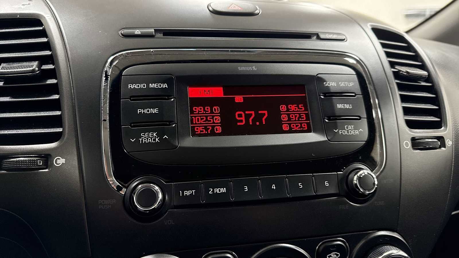 Thumbnail: 2017 Kia Forte - 19