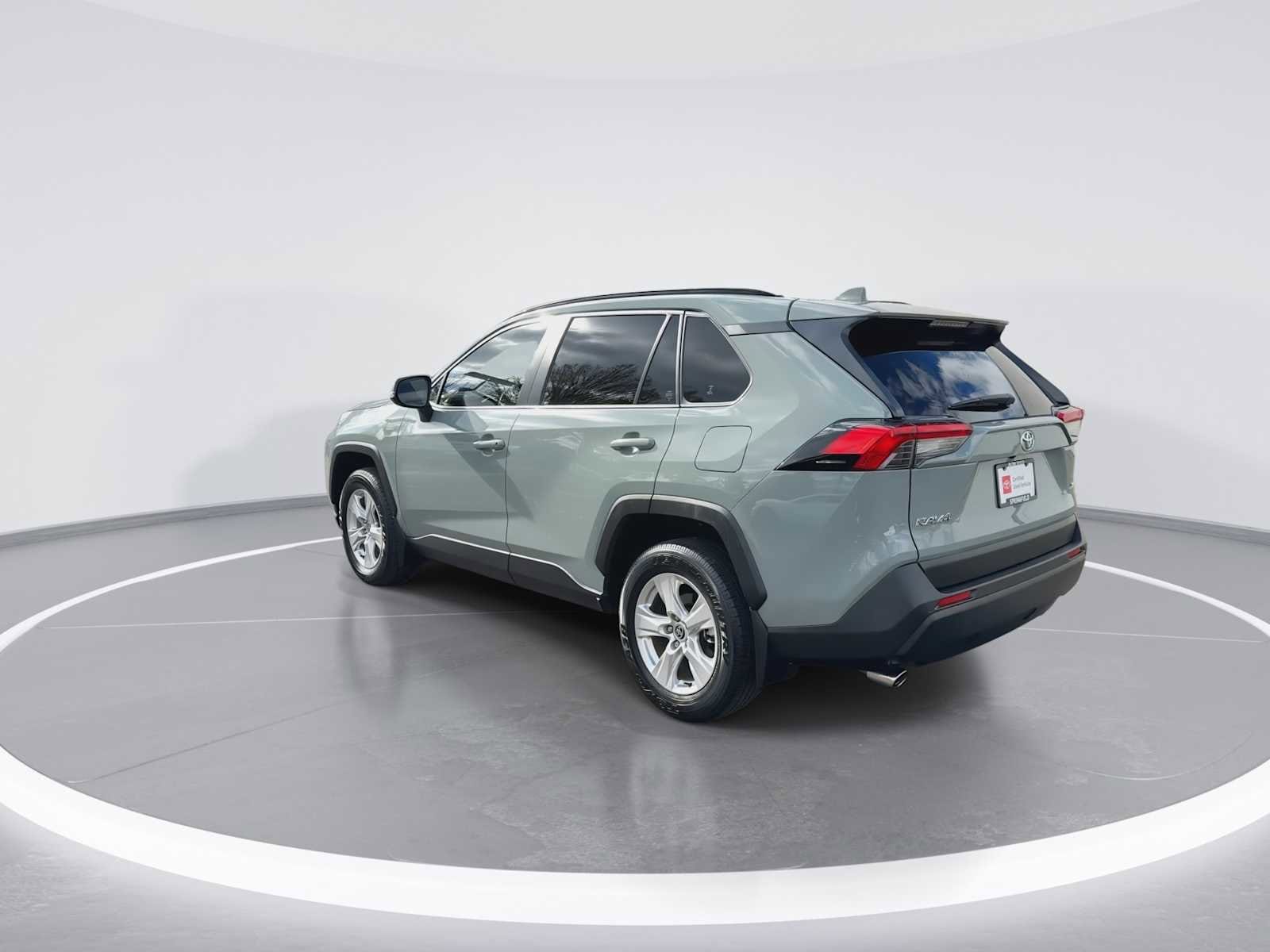 Thumbnail: 2021 Toyota RAV4 - 6