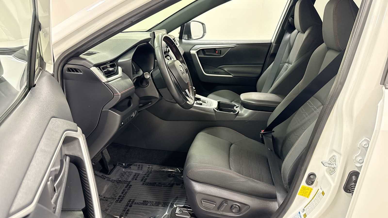 Thumbnail: 2021 Toyota RAV4 - 13