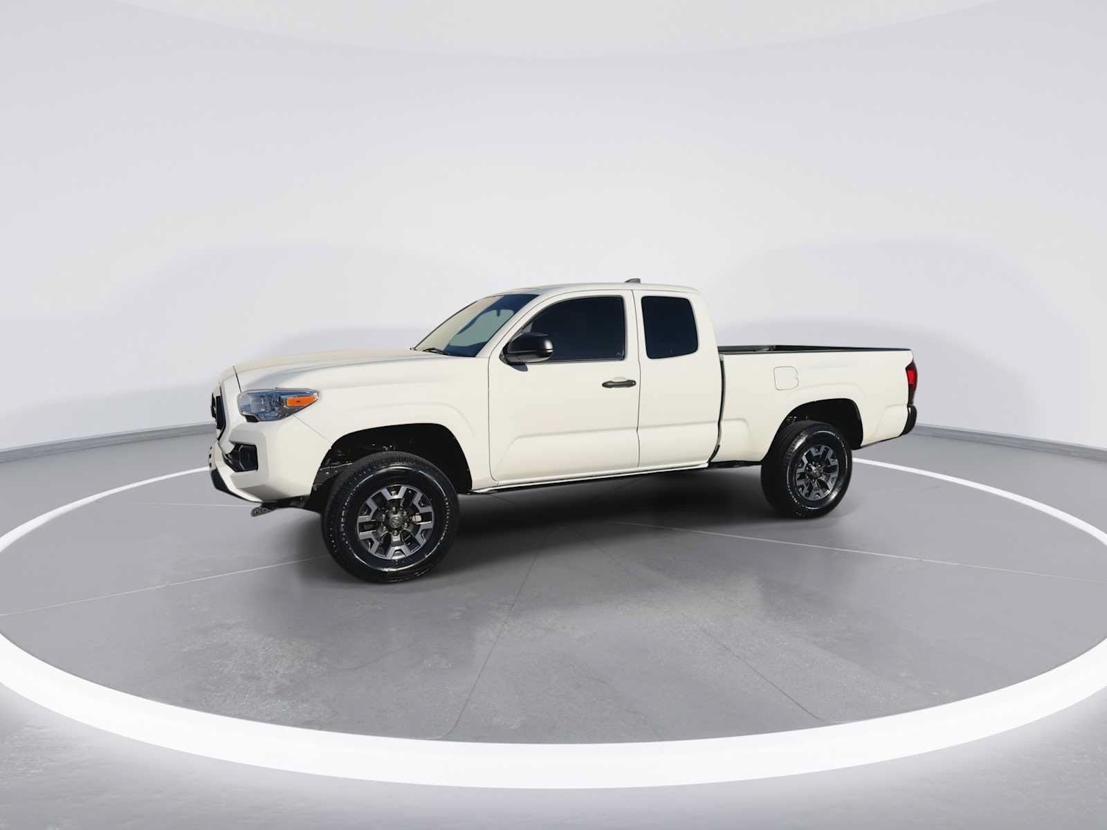Thumbnail: 2022 Toyota Tacoma - 4