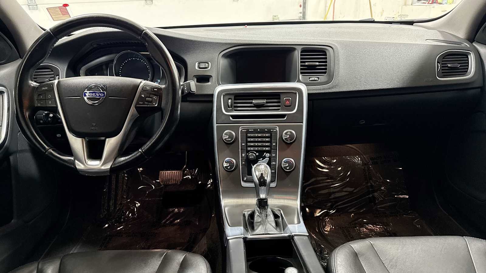 Thumbnail: 2015 Volvo S60 - 25