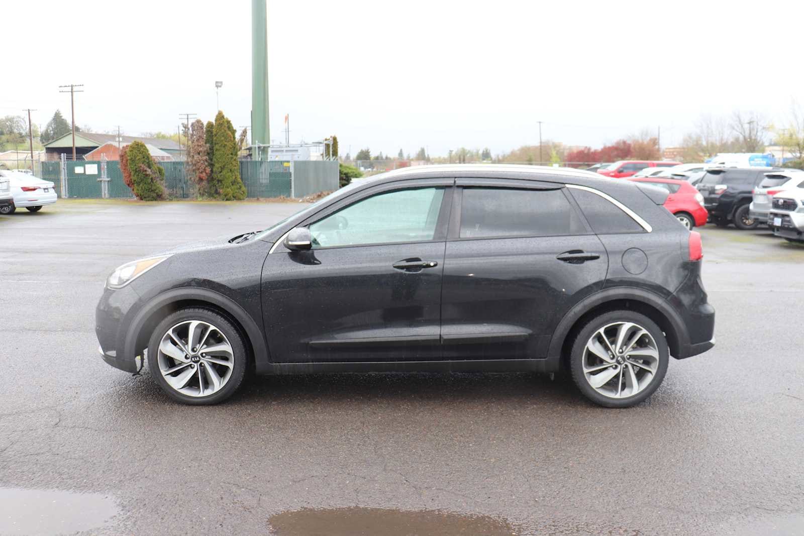 Thumbnail: 2017 Kia Niro - 8