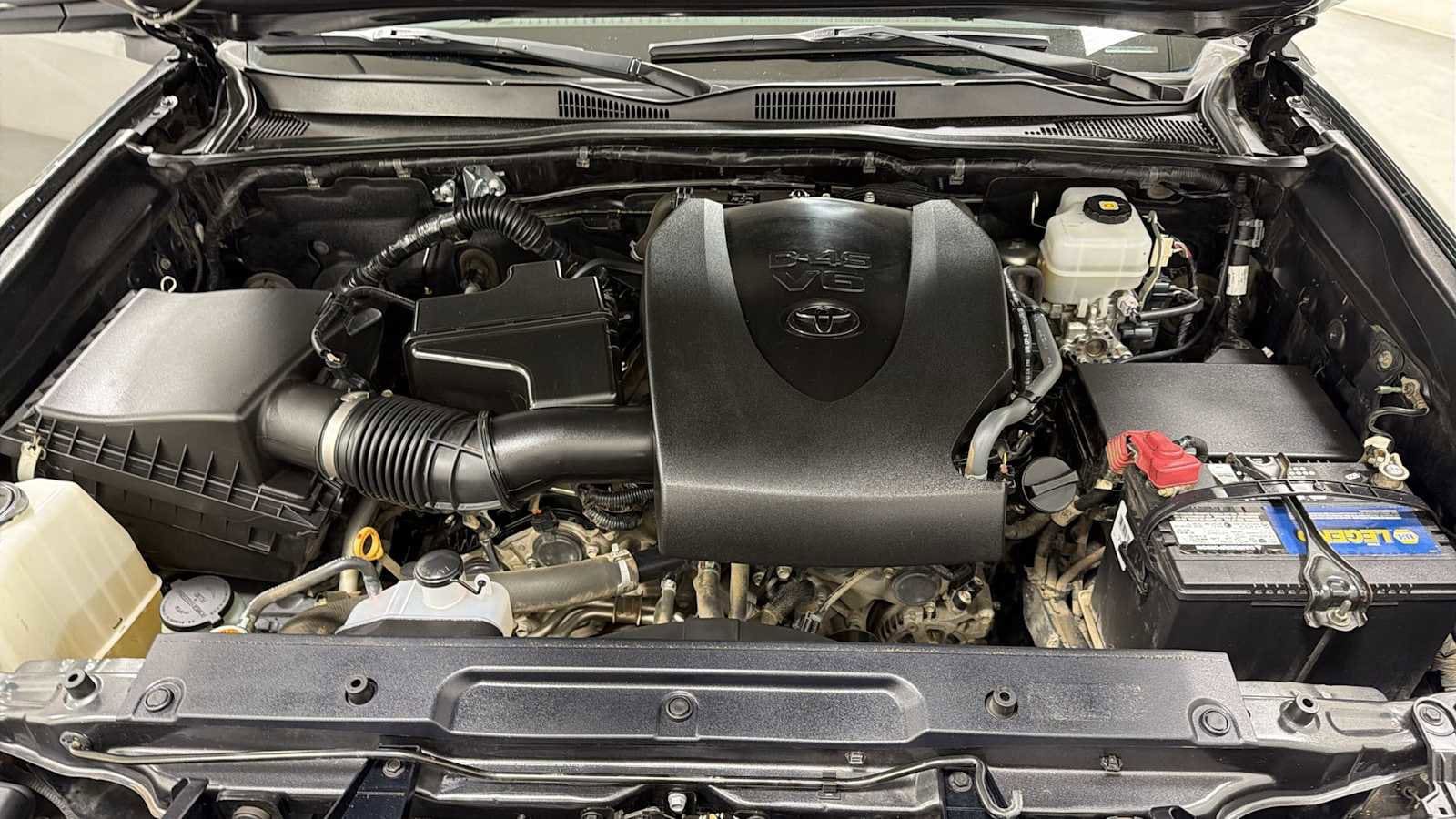 Thumbnail: 2018 Toyota Tacoma - 30