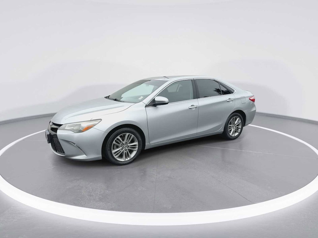 Used 2016 Toyota Camry SE Sedan