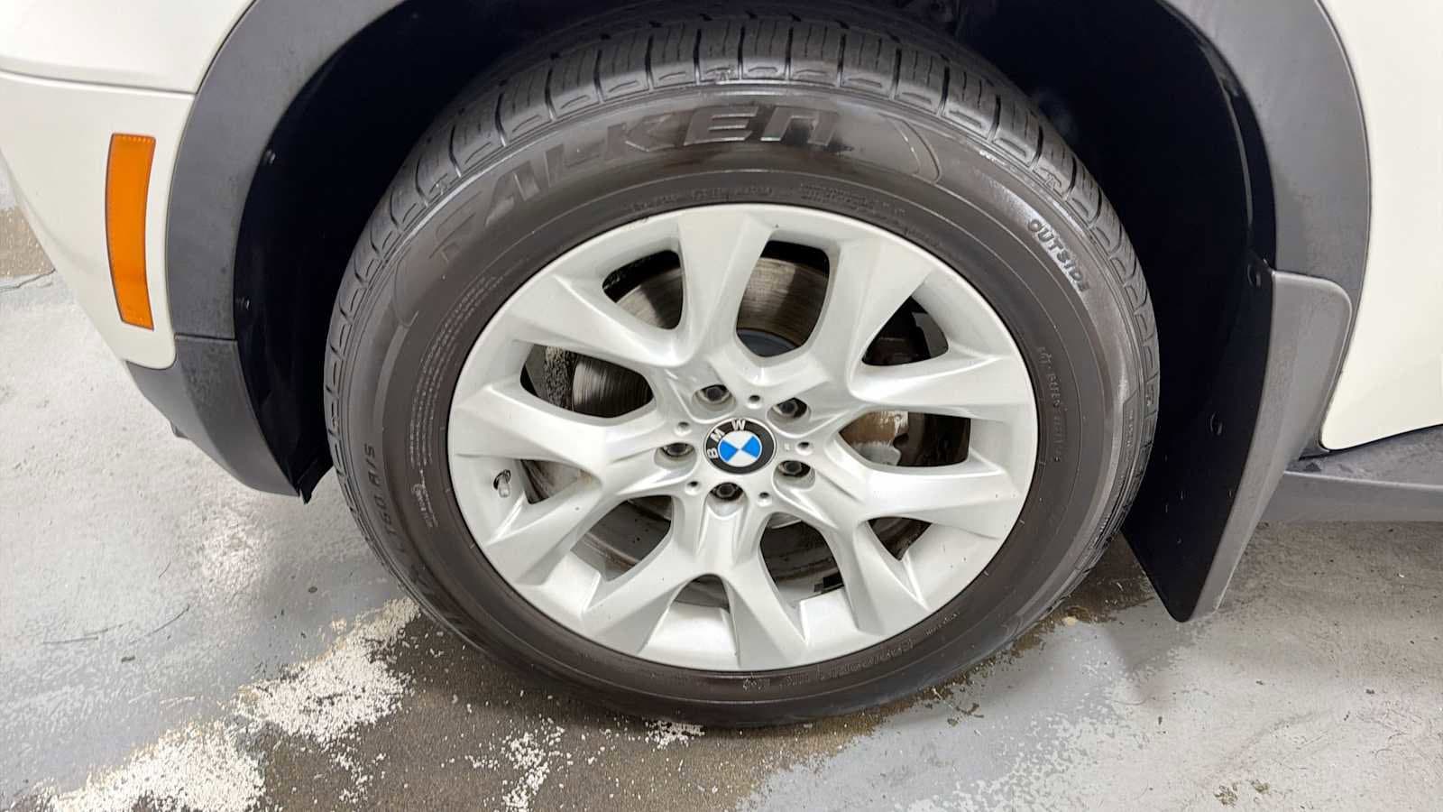 Thumbnail: 2013 BMW X5 - 11