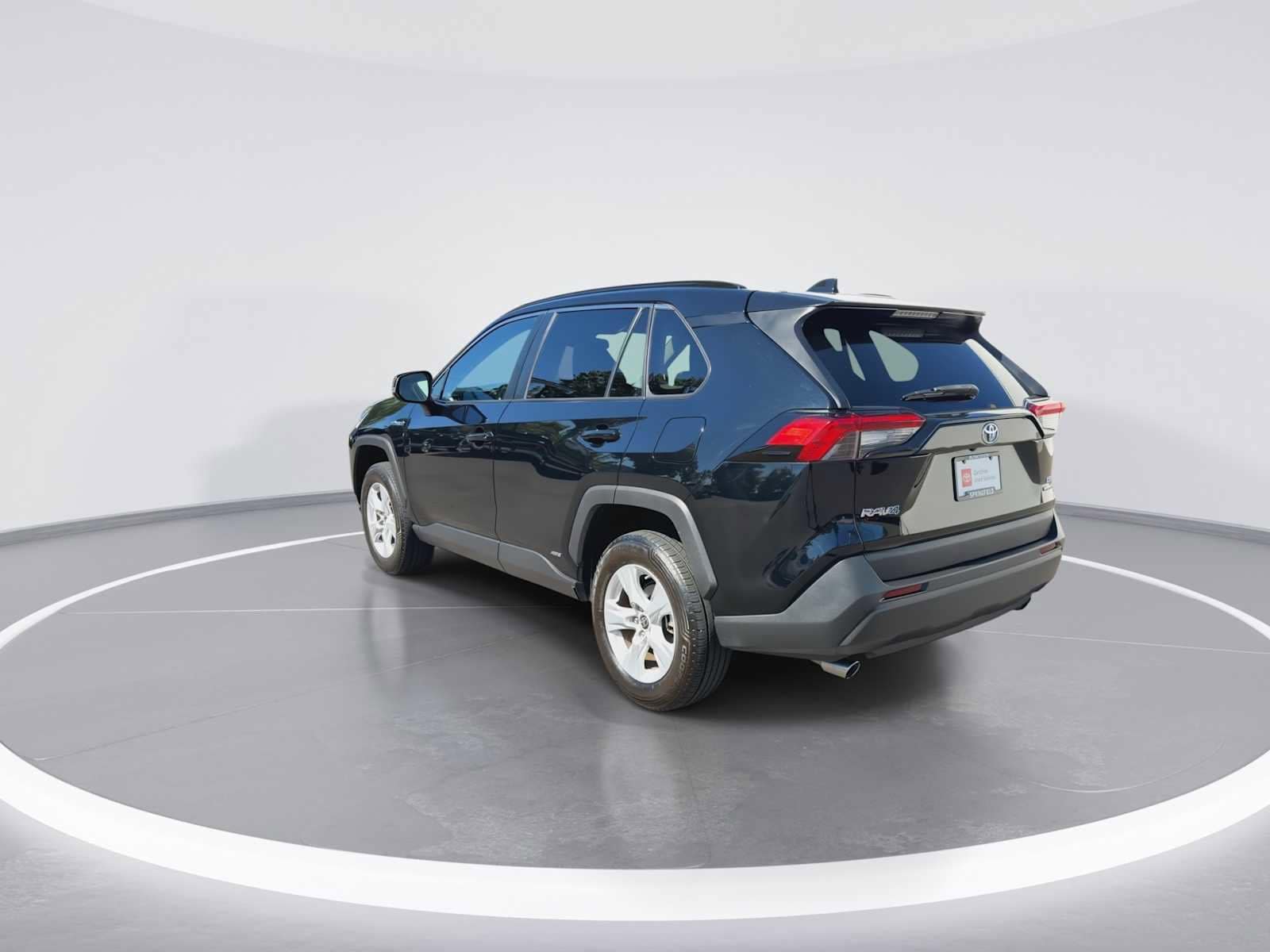 Thumbnail: 2021 Toyota RAV4 - 6