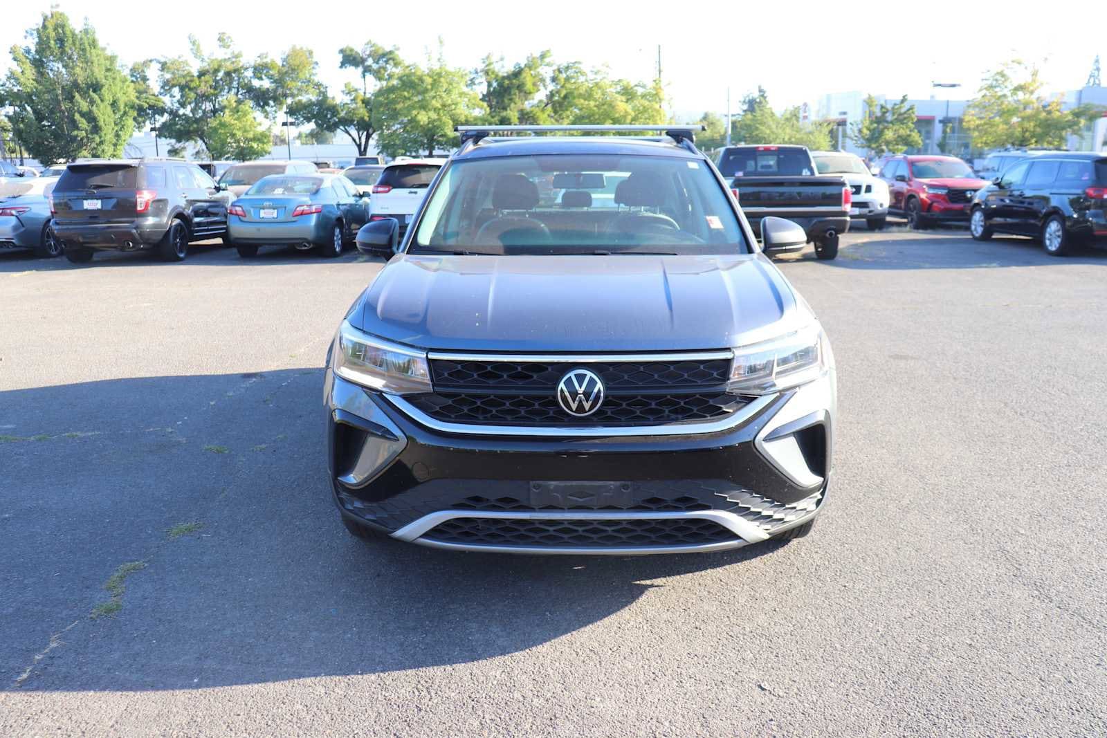 Thumbnail: 2022 Volkswagen Taos - 2