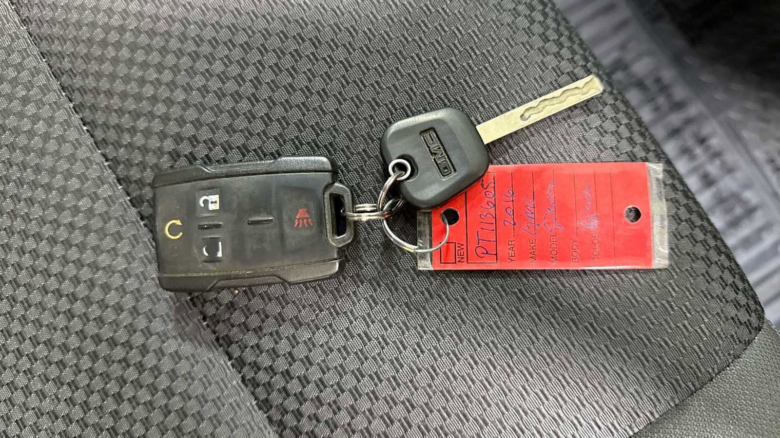 Thumbnail: 2016 GMC Sierra 2500 - 31