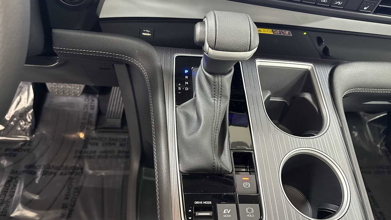 Thumbnail: 2025 Toyota Sienna - 22