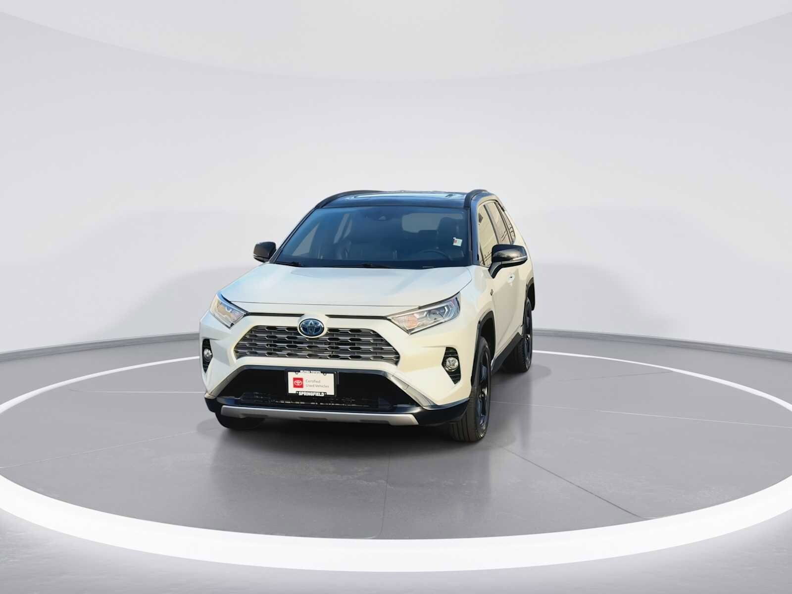 Thumbnail: 2021 Toyota RAV4 - 3