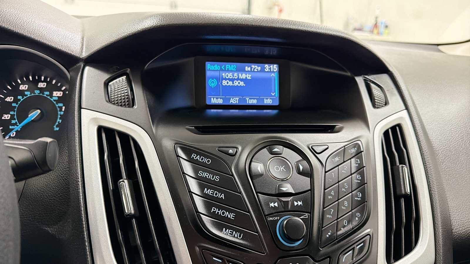Thumbnail: 2014 Ford Focus - 18