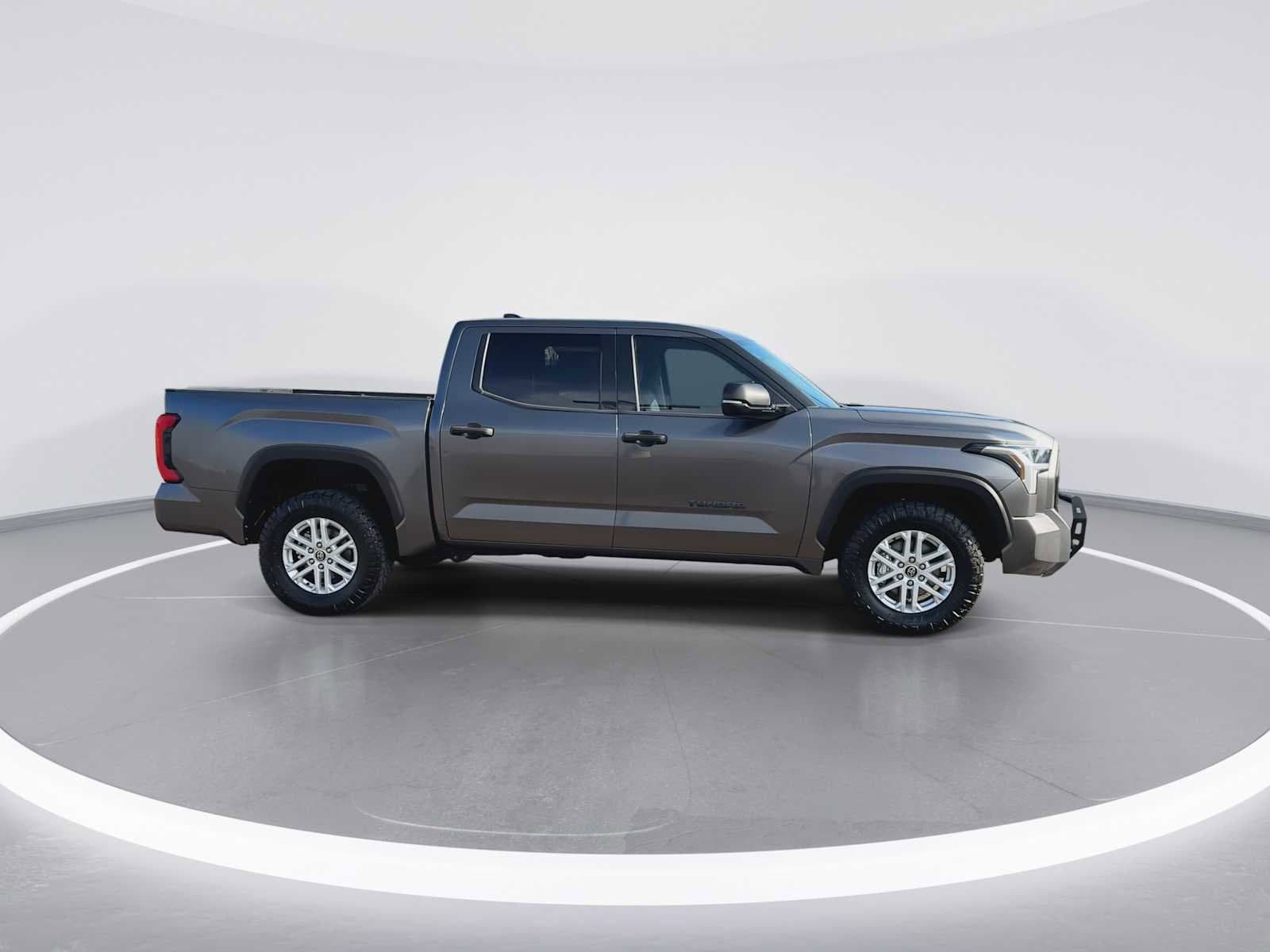 Thumbnail: 2022 Toyota Tundra - 9