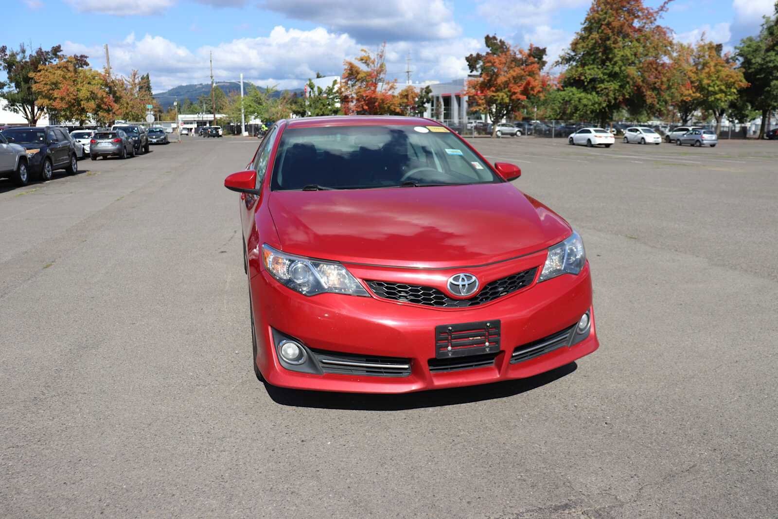2014 Toyota Camry SE photo 3