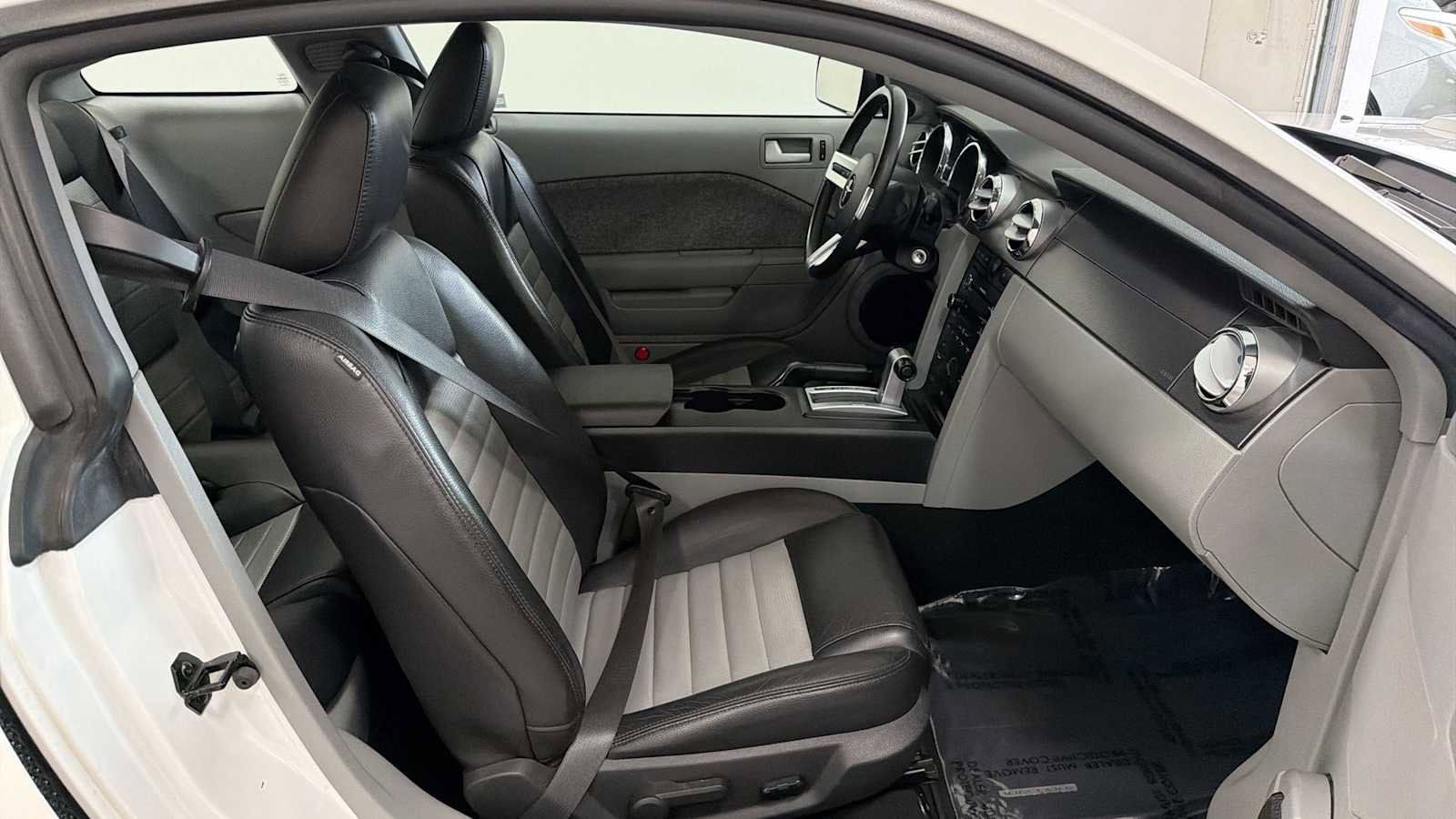 Thumbnail: 2008 Ford Mustang - 27