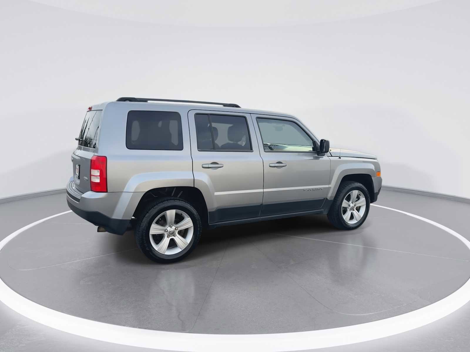 Thumbnail: 2014 Jeep Patriot - 8