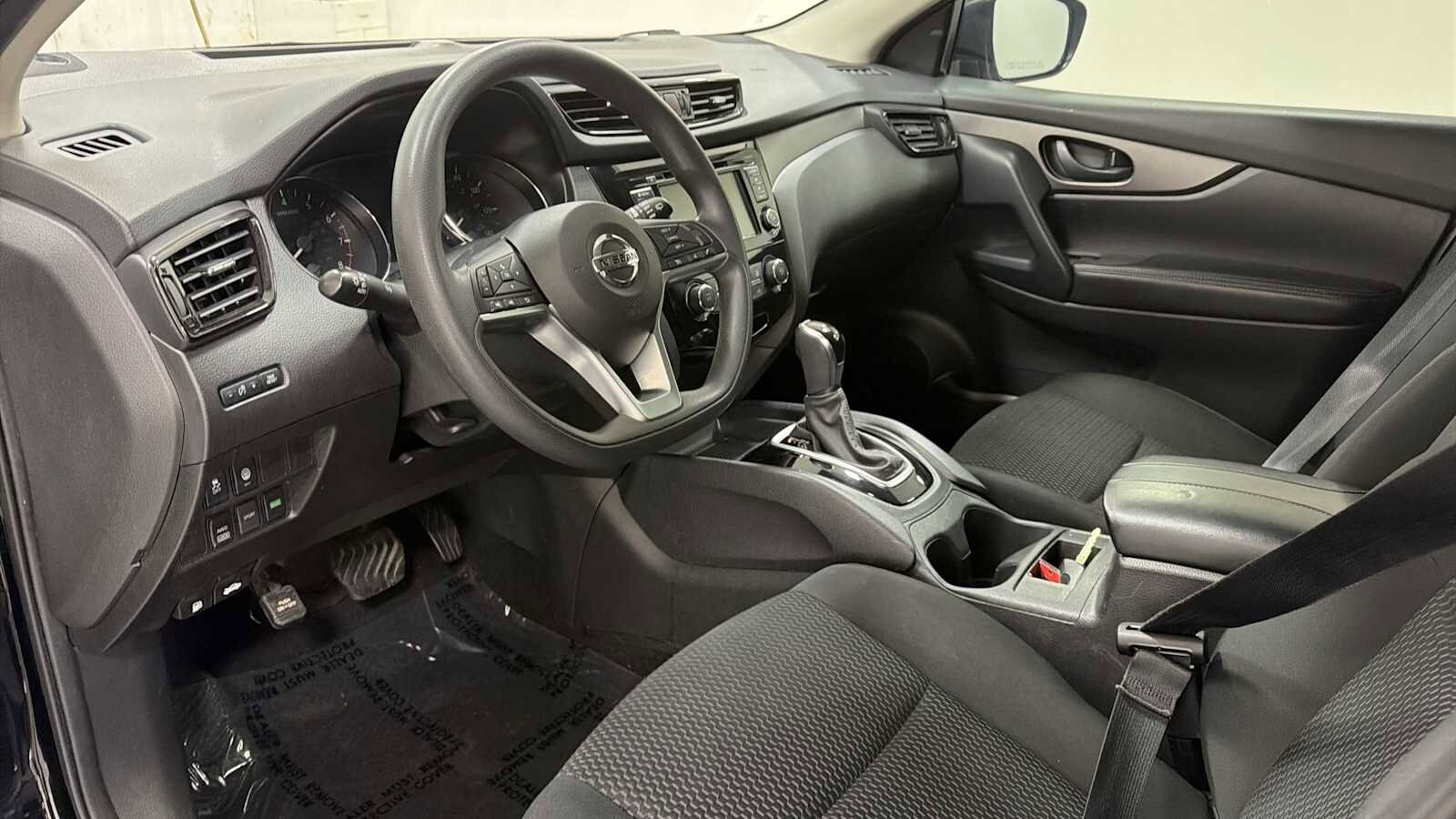 Thumbnail: 2022 Nissan Rogue Sport - 12