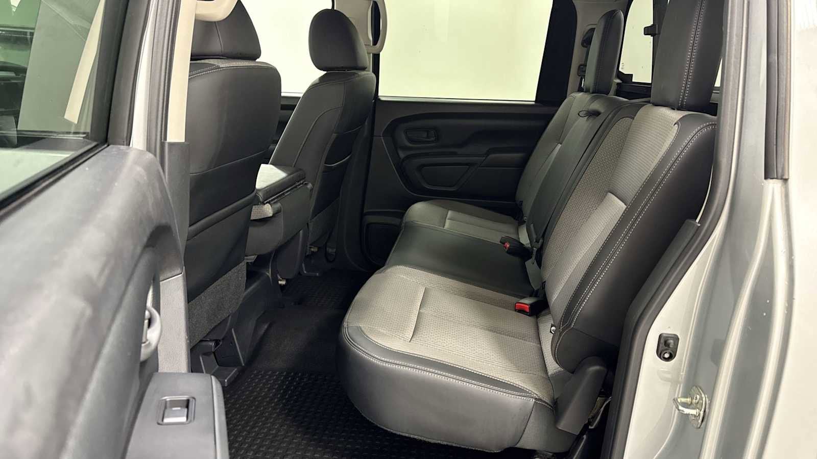 Thumbnail: 2019 Nissan Titan - 23