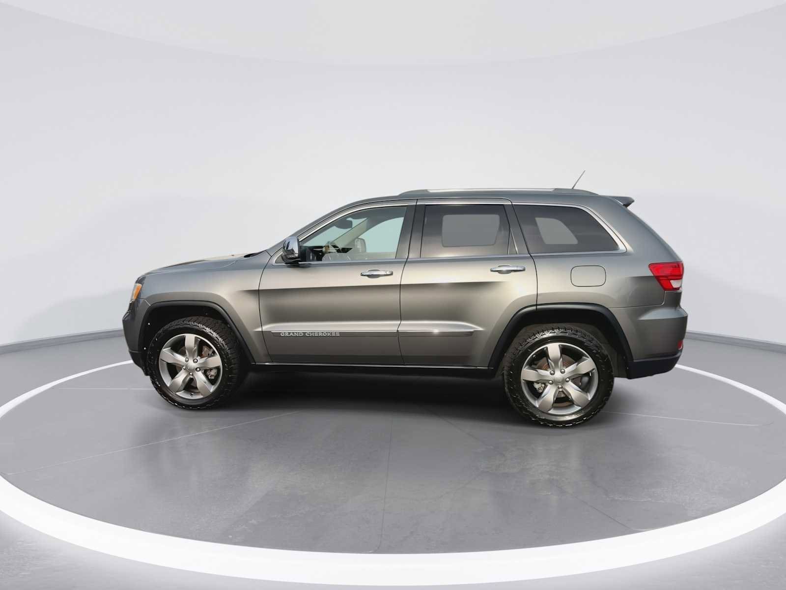 Thumbnail: 2013 Jeep Grand Cherokee - 5