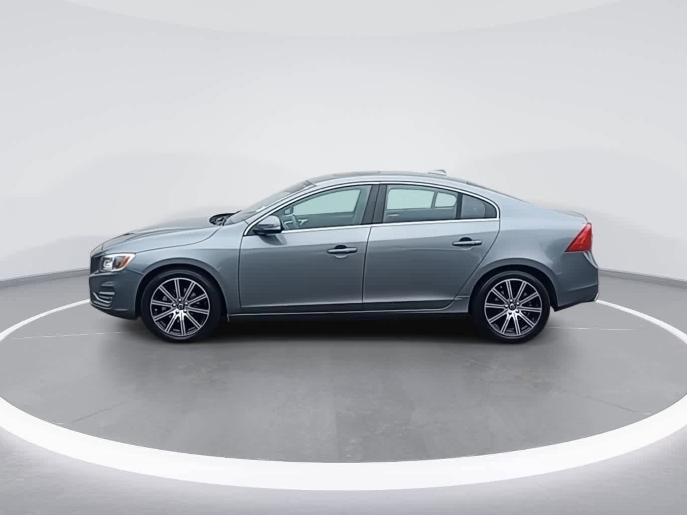 Thumbnail: 2016 Volvo S60 - 5