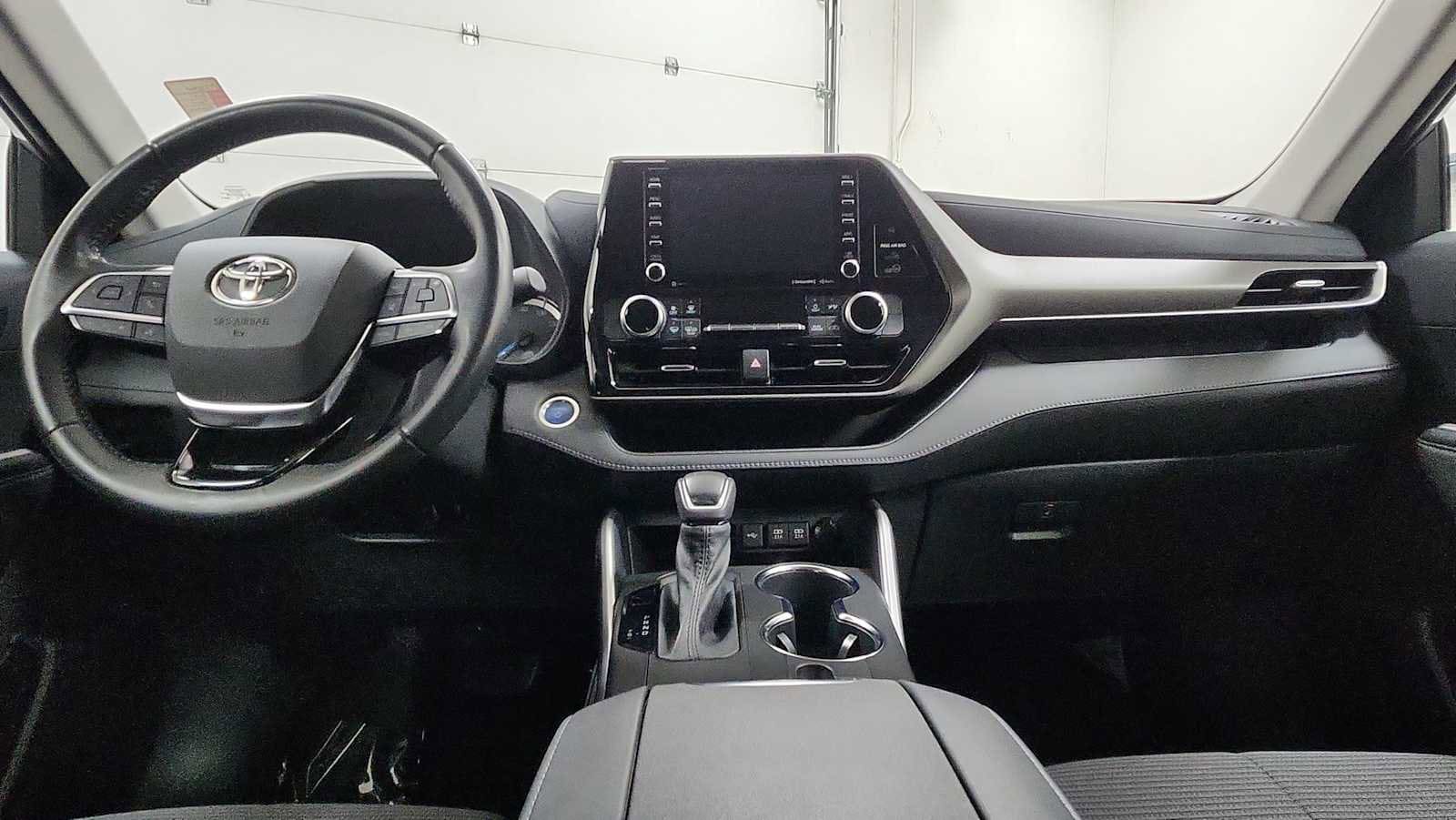 Thumbnail: 2021 Toyota Highlander - 27